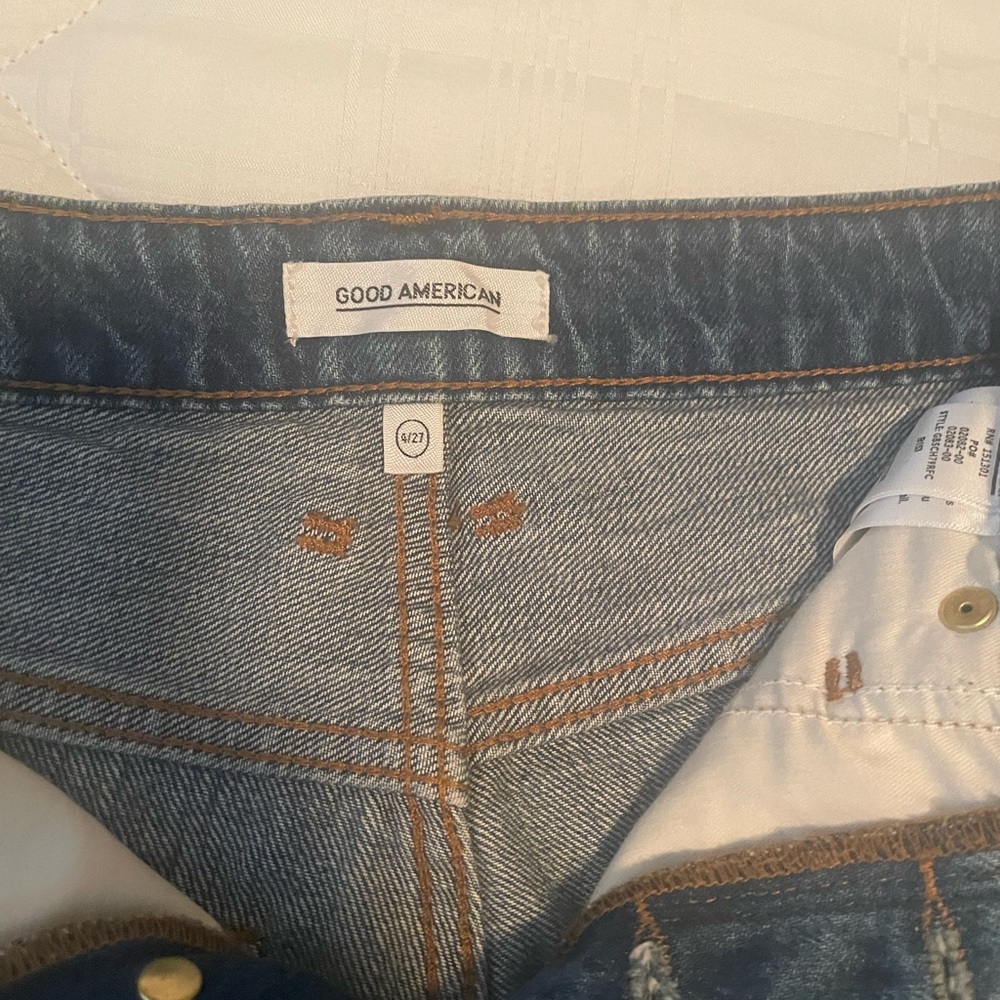 Good American High Waisted Jean Cut off’s - Picture 3 of 4